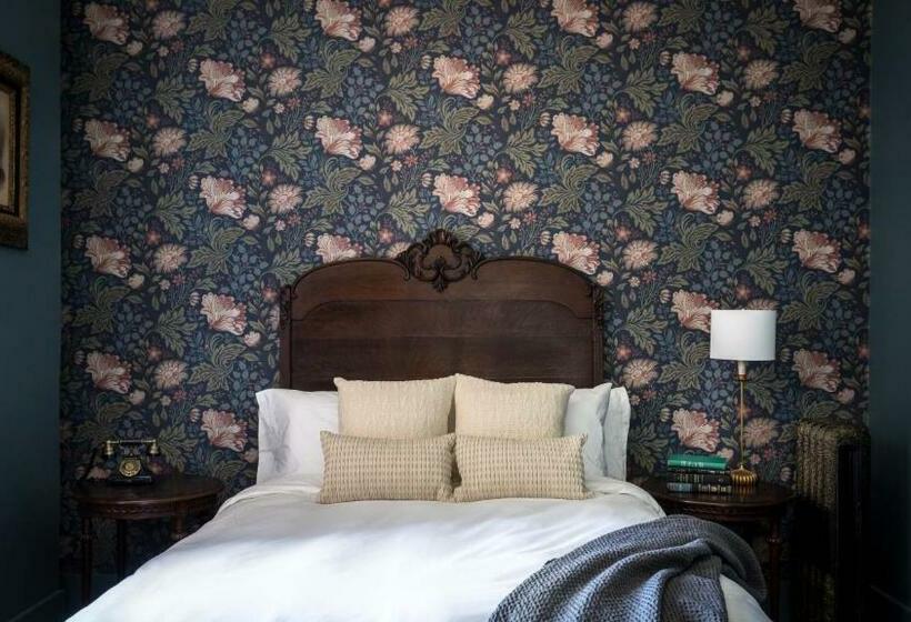 غرفة ديلوكس, National Exchange