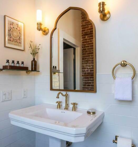 غرفة ديلوكس, National Exchange