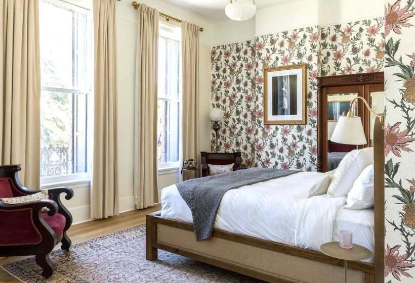 إستوديو قياسى سرير كينج, National Exchange