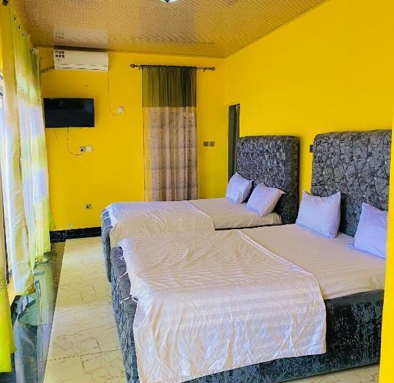 اتاق لوکس با بالکن و چشم‌انداز دریا, Jennabwa Lodge And Restaurant