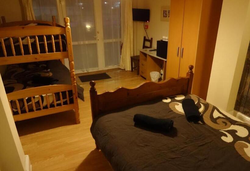 Семейный Номер, Travellers Rest Motel