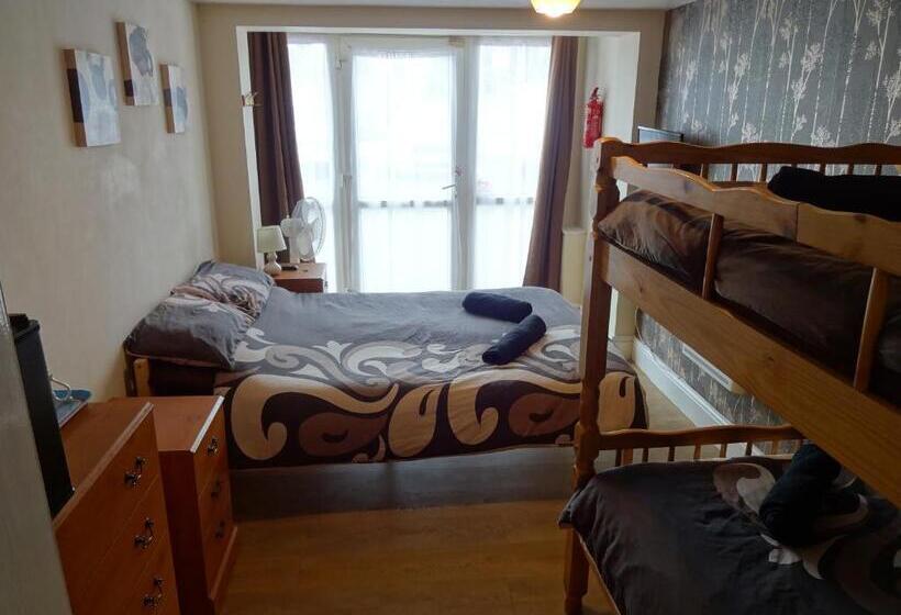 Семейный Номер, Travellers Rest Motel