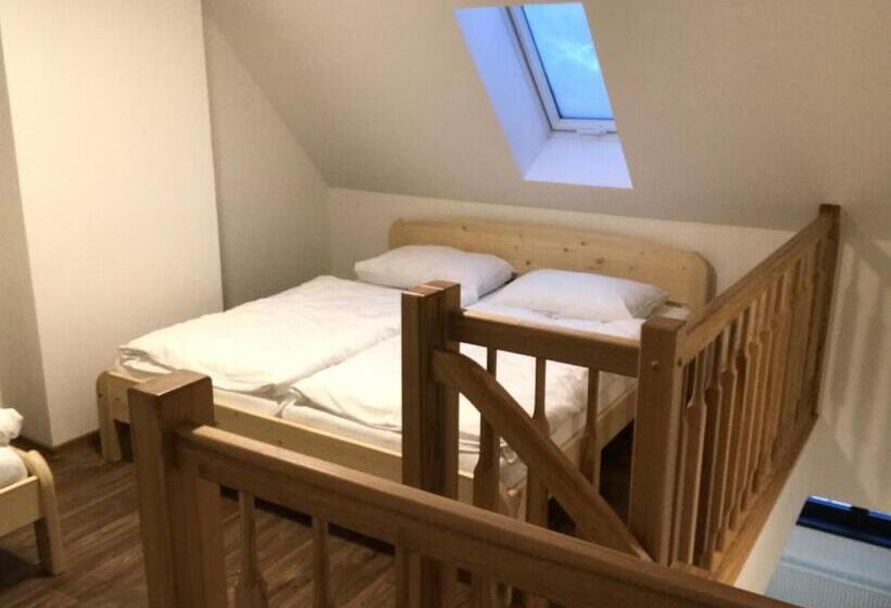 חדר דופלקס, Apartmány Na Handě