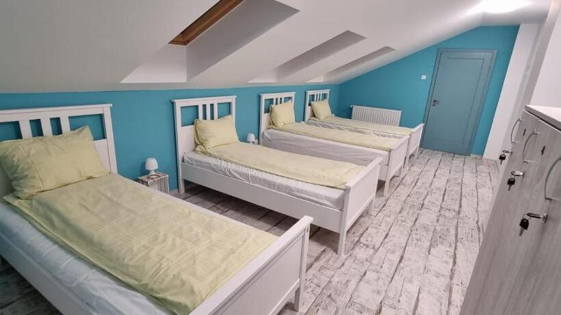 Quarto Quadruple Standart Vista Jardim, Hostel Citadella