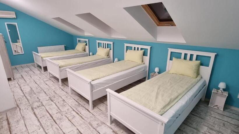 Quarto Quadruple Standart Vista Jardim, Hostel Citadella