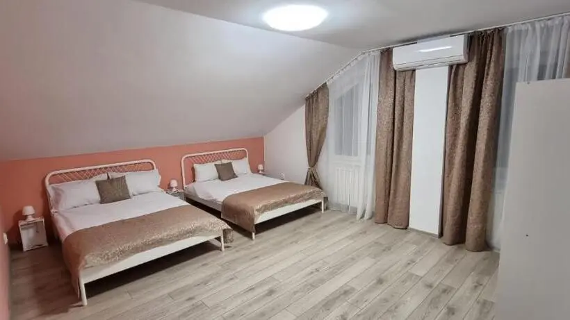 Quarto Quádruplo Standard, Hostel Citadella
