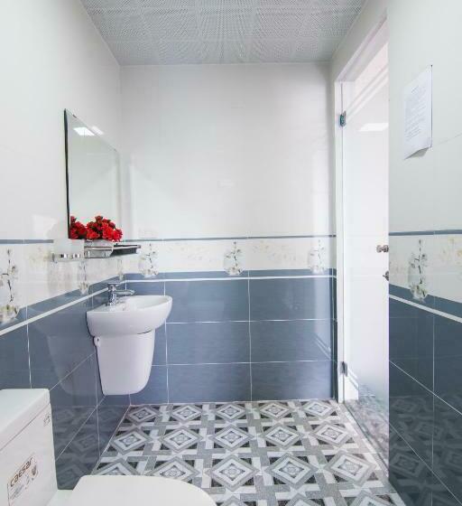 اتاق لوکس سه تخته, Camellia Tuan Chau