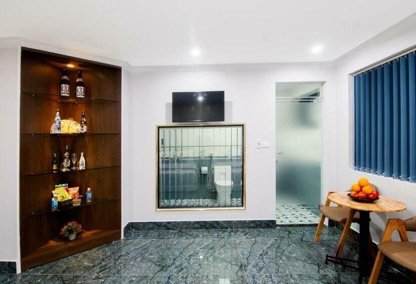 اتاق لوکس سه تخته, Camellia Tuan Chau