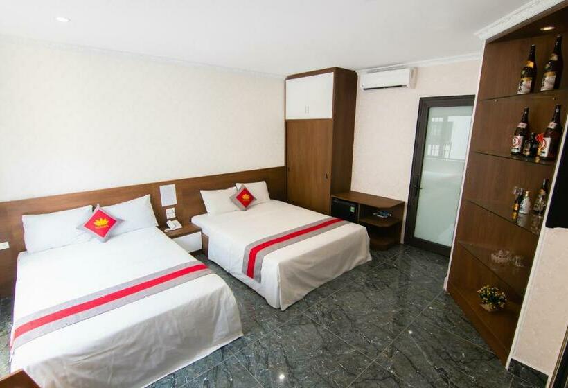 اتاق لوکس سه تخته, Camellia Tuan Chau