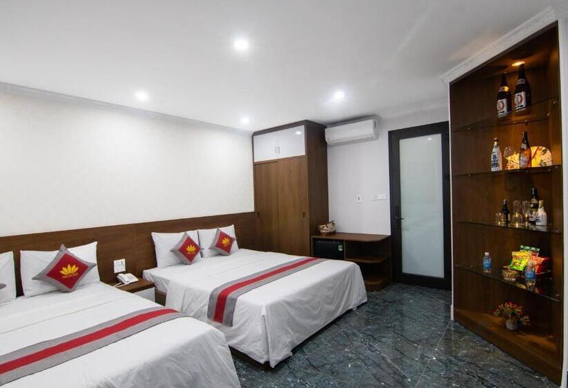 اتاق لوکس سه تخته, Camellia Tuan Chau