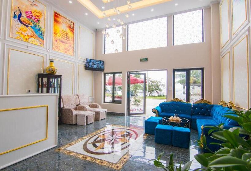 اتاق لوکس با چشمانداز دریا, Camellia Tuan Chau