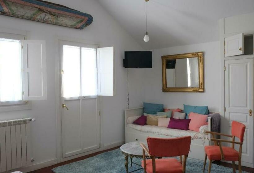 اتاق استاندارد سه نفره, La Casa De Las Camelias