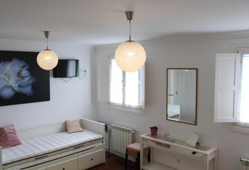 اتاق استاندارد, La Casa De Las Camelias