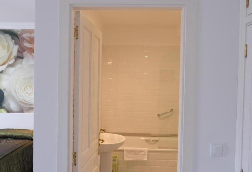 اتاق استاندارد, La Casa De Las Camelias