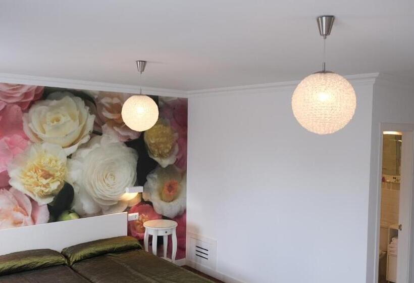 اتاق استاندارد, La Casa De Las Camelias