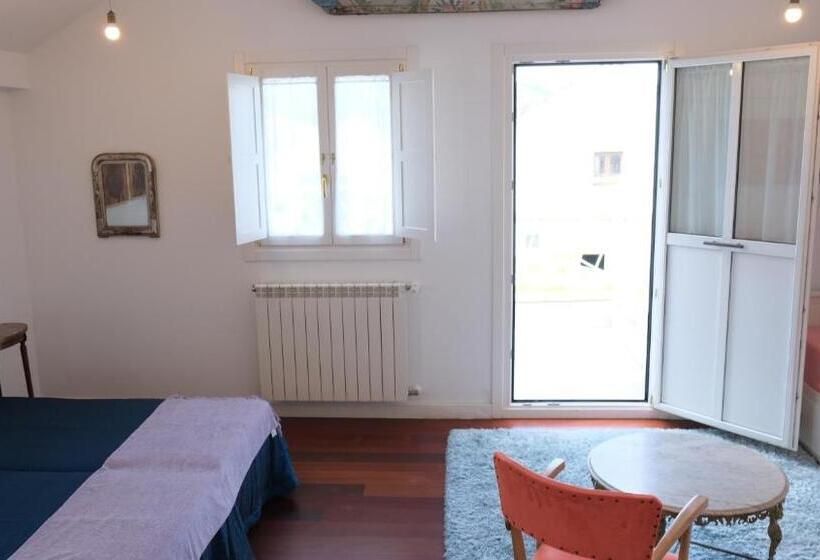 اتاق استاندارد سه نفره, La Casa De Las Camelias