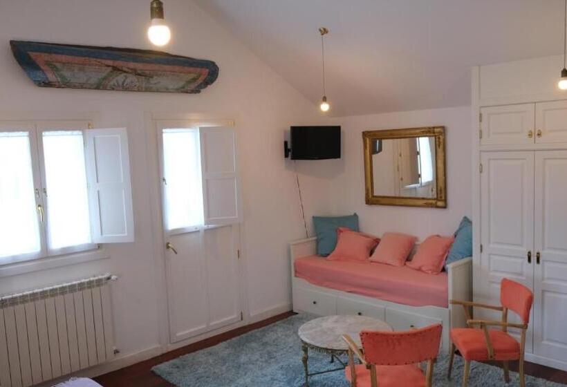 اتاق استاندارد سه نفره, La Casa De Las Camelias