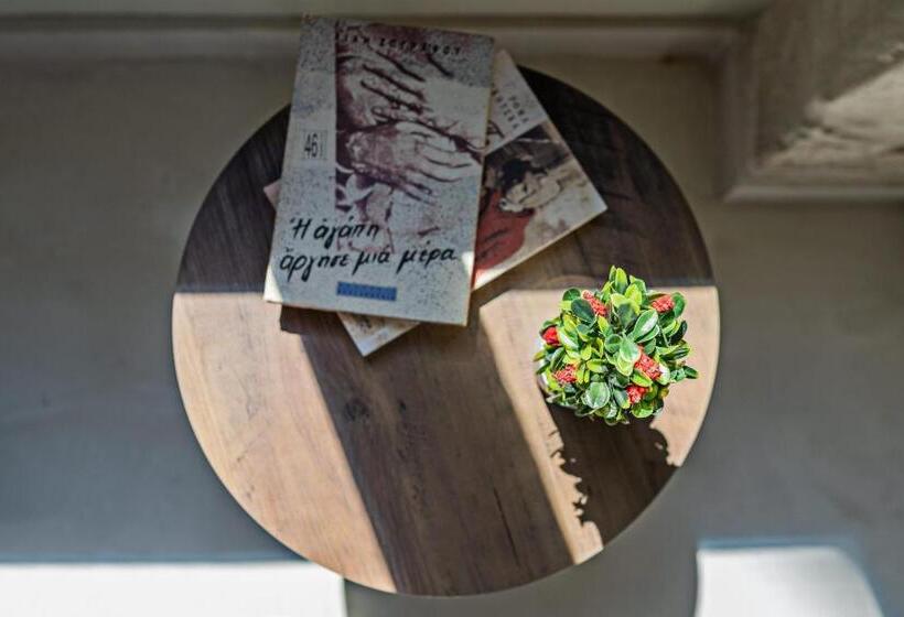 Suite Vue Ville, Mitos Suites