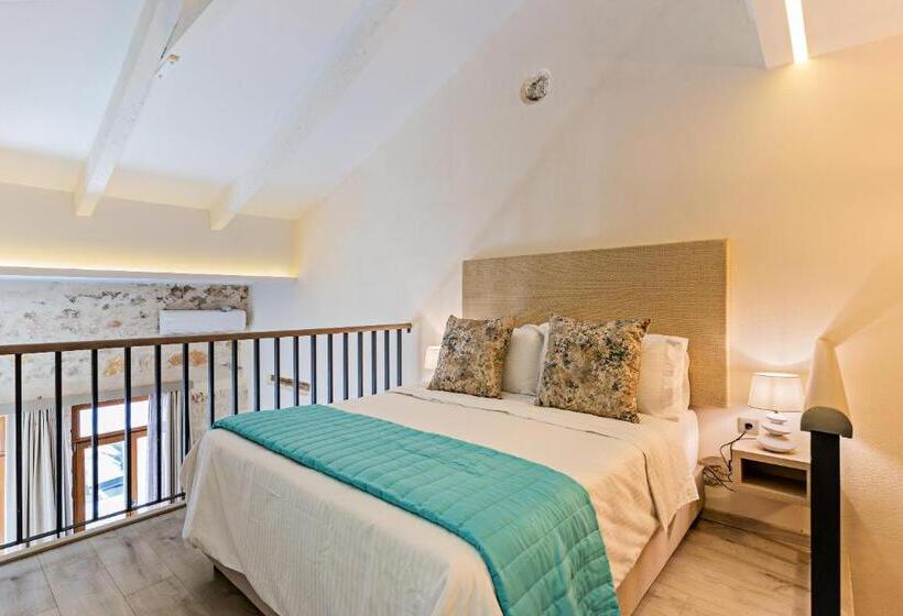 Suite Vue Ville, Mitos Suites