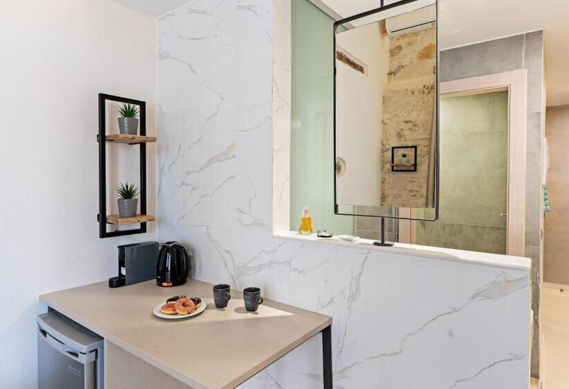 Suite Vue Ville, Mitos Suites