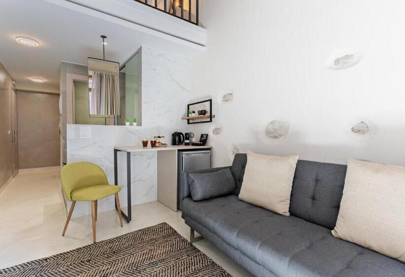 Suite Vue Ville, Mitos Suites