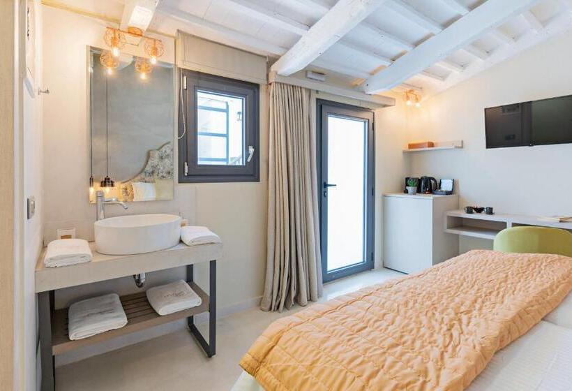 Chambre Standard, Mitos Suites