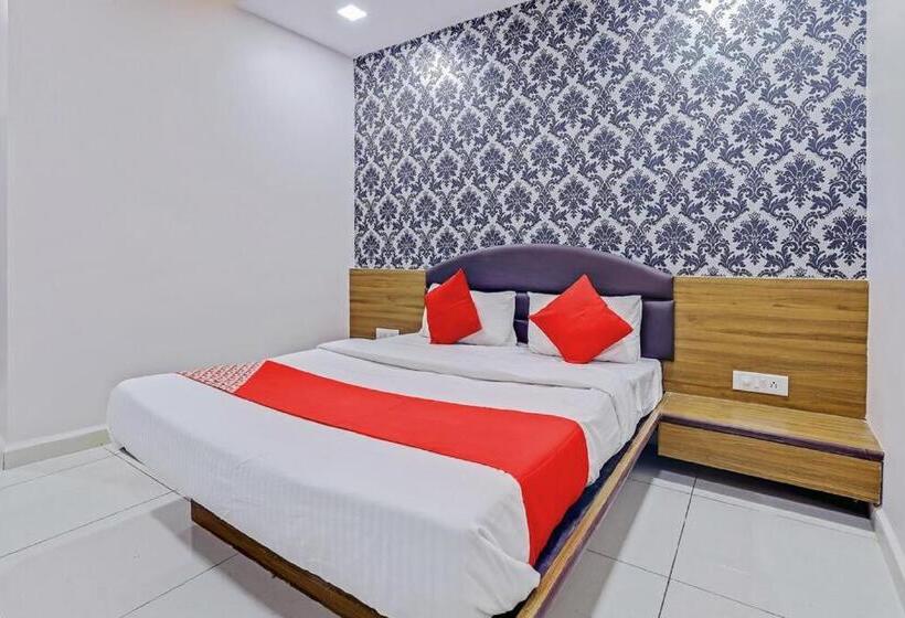 デラックスルーム, Shiv Inn Vadodara