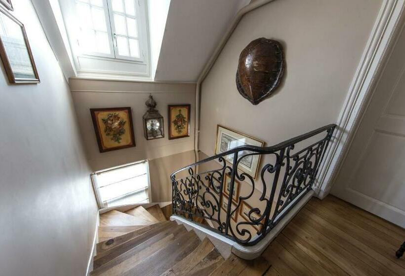 Pokój Standard, Room In Guest Room This 10th Century Home Sits In An Extraordinary Setting In The Center Of Orlean