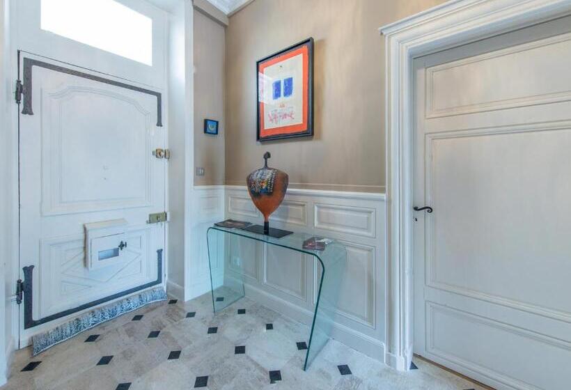 Pokój Standard, Room In Guest Room This 10th Century Home Sits In An Extraordinary Setting In The Center Of Orlean