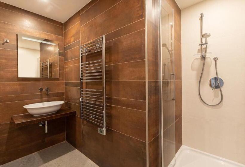 חדר סופריור עם מיטת קינג, Antico Borgo Molino 7cento Vicino Ai Giardini Di Ninfa