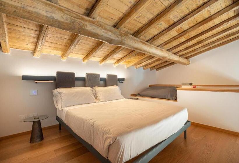 디럭스 룸 킹사이즈 침대, Antico Borgo Molino 7cento Vicino Ai Giardini Di Ninfa