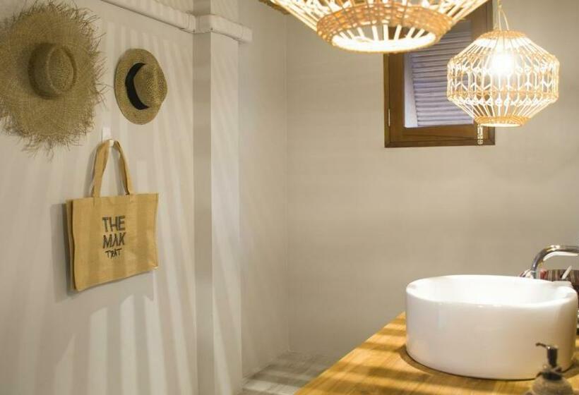 キングサイズベッドのスタンダードルーム, The Mak Trat