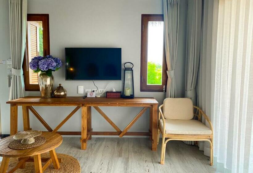 キングサイズベッドのスタンダードルーム, The Mak Trat