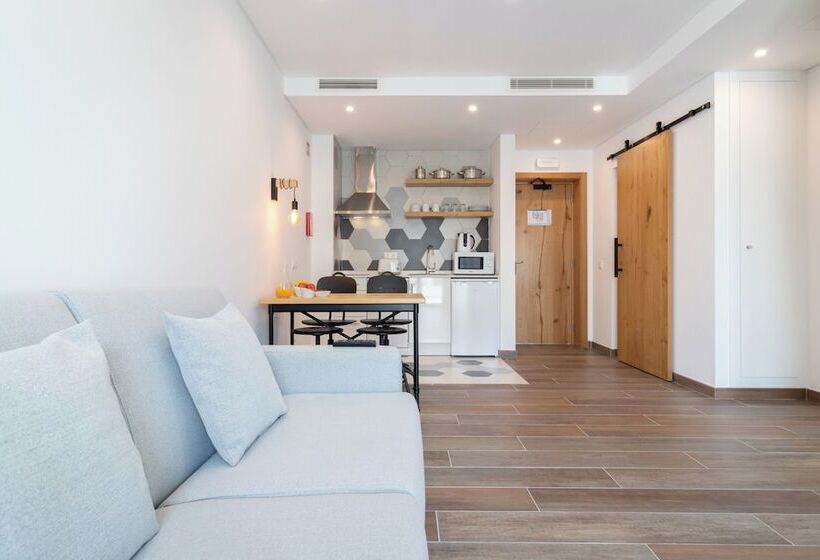 آپارتمان 1 خوابه, Roots