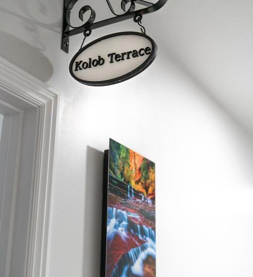 스탠다드 룸 킹사이즈 침대, Tyler Inn At Zion