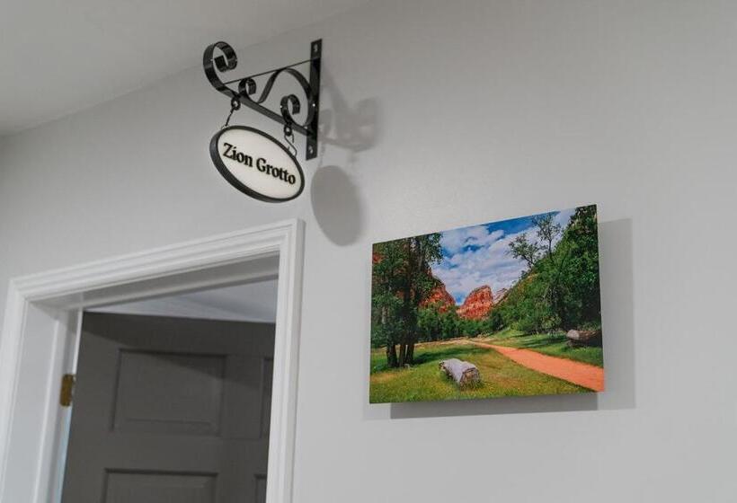 스탠다드 룸 킹사이즈 침대, Tyler Inn At Zion