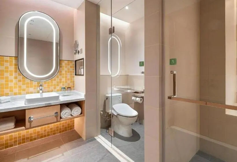 キングサイズベッドのスイートルーム, Holiday Inn Tongren Wanshan, An Ihg