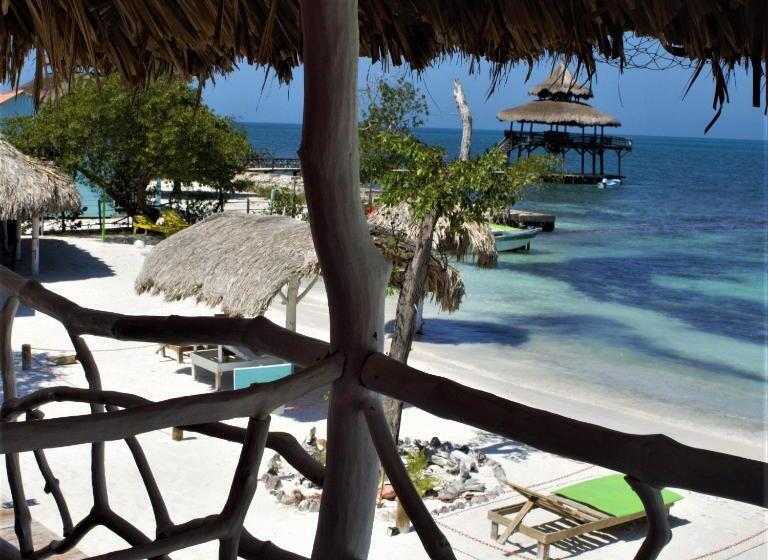 スタンダード４人部屋, Tintipan Ashram Hostel & Glamping