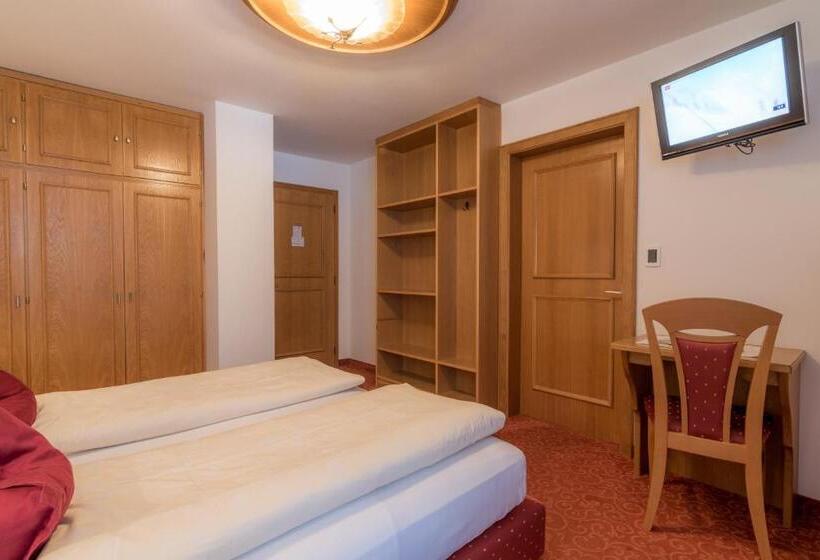 マウンテンビューファミリールーム, Garni La Vara