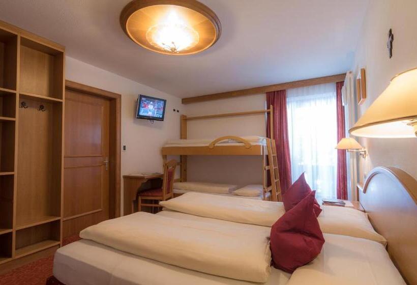 マウンテンビューファミリールーム, Garni La Vara