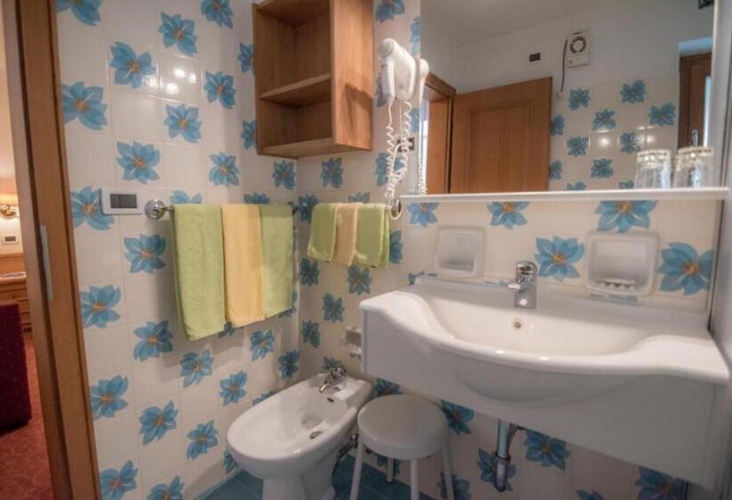 スタンダードトリプルルーム, Garni La Vara