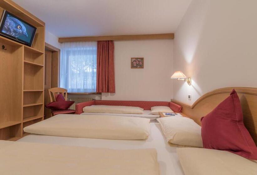 スタンダードトリプルルーム, Garni La Vara