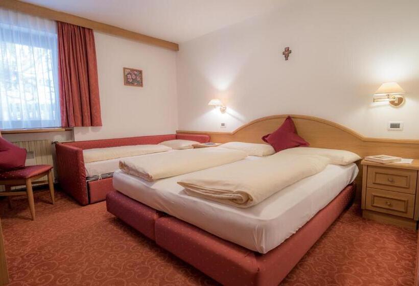 スタンダードトリプルルーム, Garni La Vara