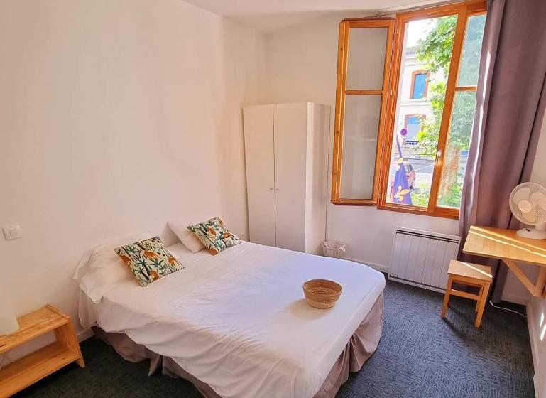 غرفة قياسية, Le Terminus