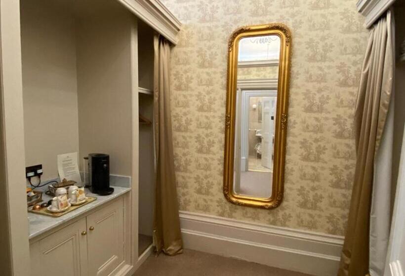 스위트, Rossington Hall