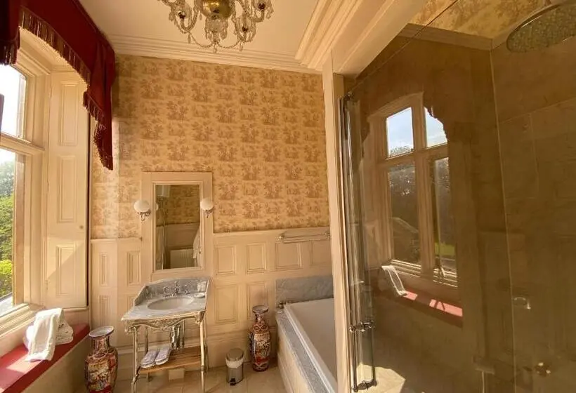 اتاق استاندارد با تخت بزرگ, Rossington Hall