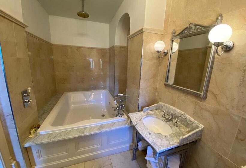 디럭스 주니어 스위트, Rossington Hall