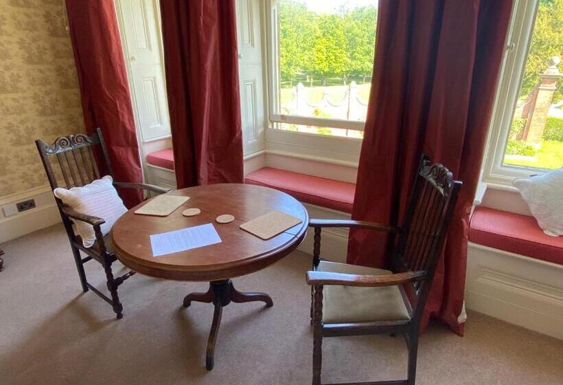 Полулюкс Повышенной Комфортности, Rossington Hall