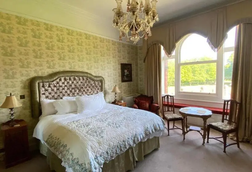 سوئیت جونیور با چشم‌انداز باغ, Rossington Hall