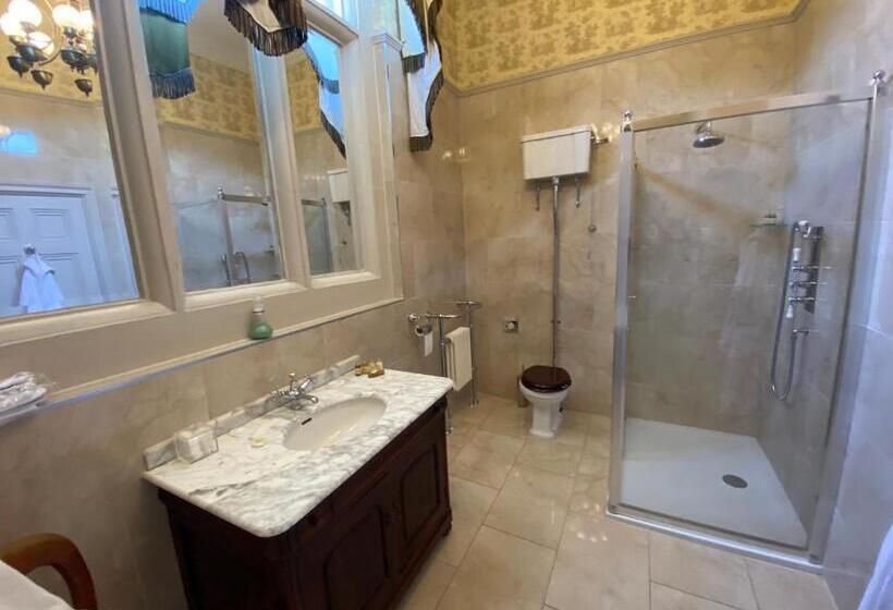 스탠다드 룸 킹사이즈 침대, Rossington Hall